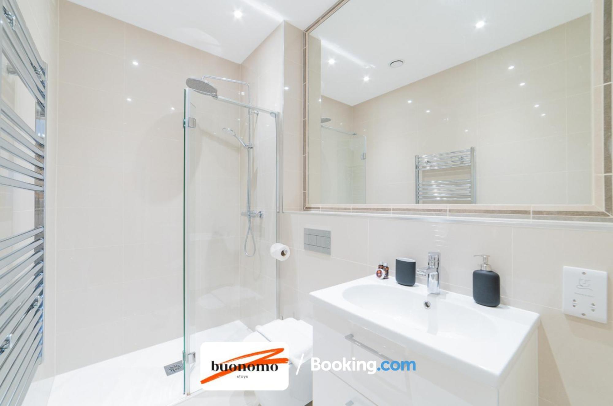 Two Bedroom Apartment At Buonomo Stays Short Lets & Serviced Accommodation Close To Wimbledon Tennis Courts 런던 외부 사진