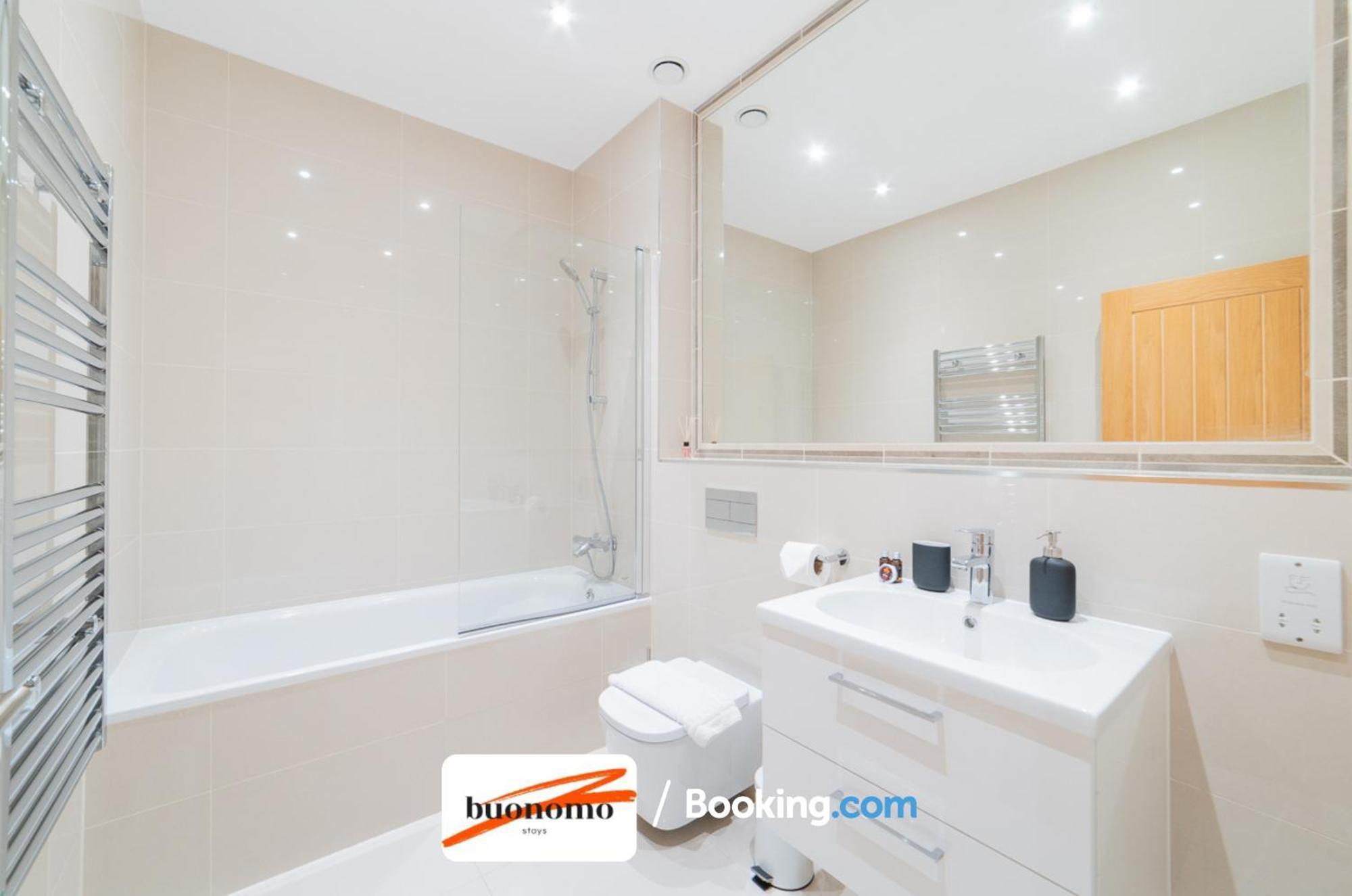 Two Bedroom Apartment At Buonomo Stays Short Lets & Serviced Accommodation Close To Wimbledon Tennis Courts 런던 외부 사진